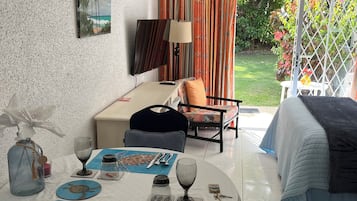 1 bedroom, desk, iron/ironing board, free WiFi