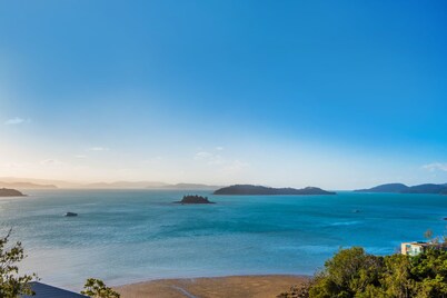 Panorama 3 Hamilton Island - Oceanviews, golf buggy and transfers