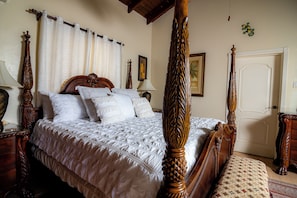 5 bedrooms, in-room safe, desk, iron/ironing board