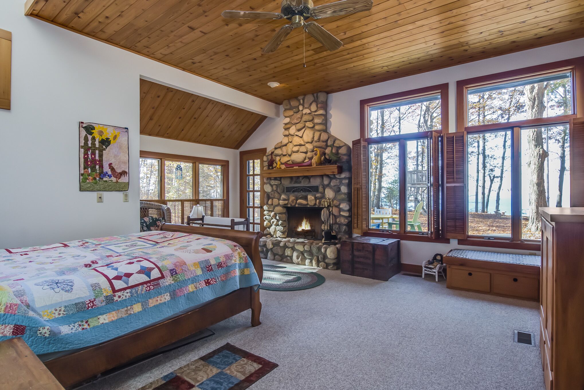 5 quartos, ferros/tábuas de passar roupa, Wi-Fi de cortesia