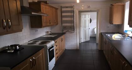 Lovely Double Room Near Erdington Railway Station