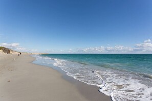 Beach - Belle Vue Apartment - South Fremantle (North Coogee)