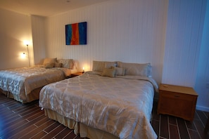 1 bedroom, iron/ironing board, internet, bed sheets