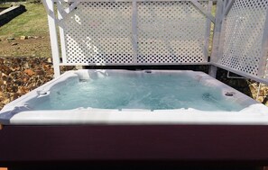 Tina de hidromasaje al aire libre