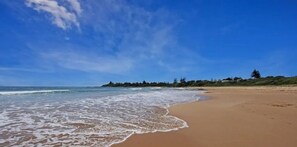 Beach - Sandalwood – a 15-minute to  to Penguins Head Road (Culburra Beach)