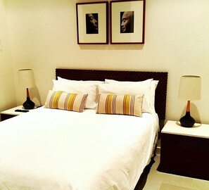 2 bedrooms, iron/ironing board, free WiFi, bed sheets - Temple 121 Palm Cove - Courtyard apartment within luxury resort (Palm Cove)