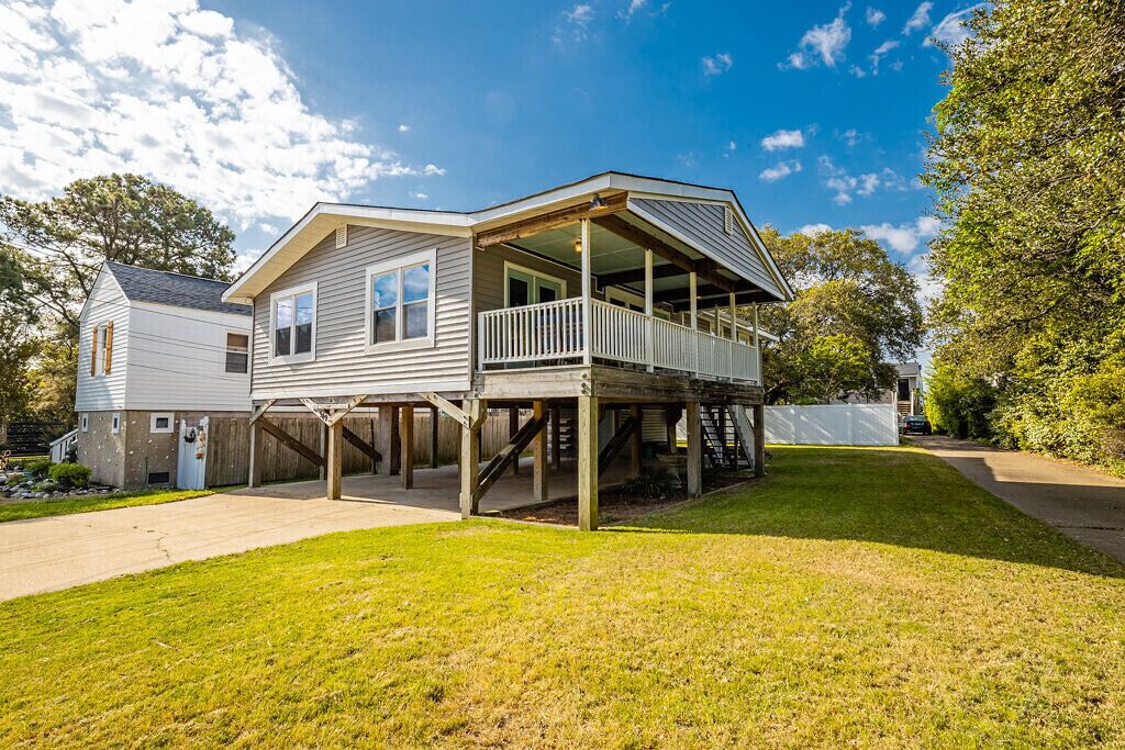 Entire Beach House! Comfy Beds, Cable, Wi-Fi, Grill, 2 blocks to beach!