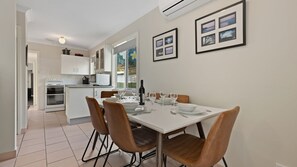 Dining - Jervis Beach House by Experience Jervis Bay (Vincentia)