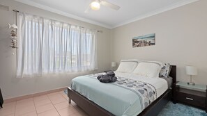 3 Schlafzimmer, Bügeleisen/Bügelbrett, Bettwäsche
