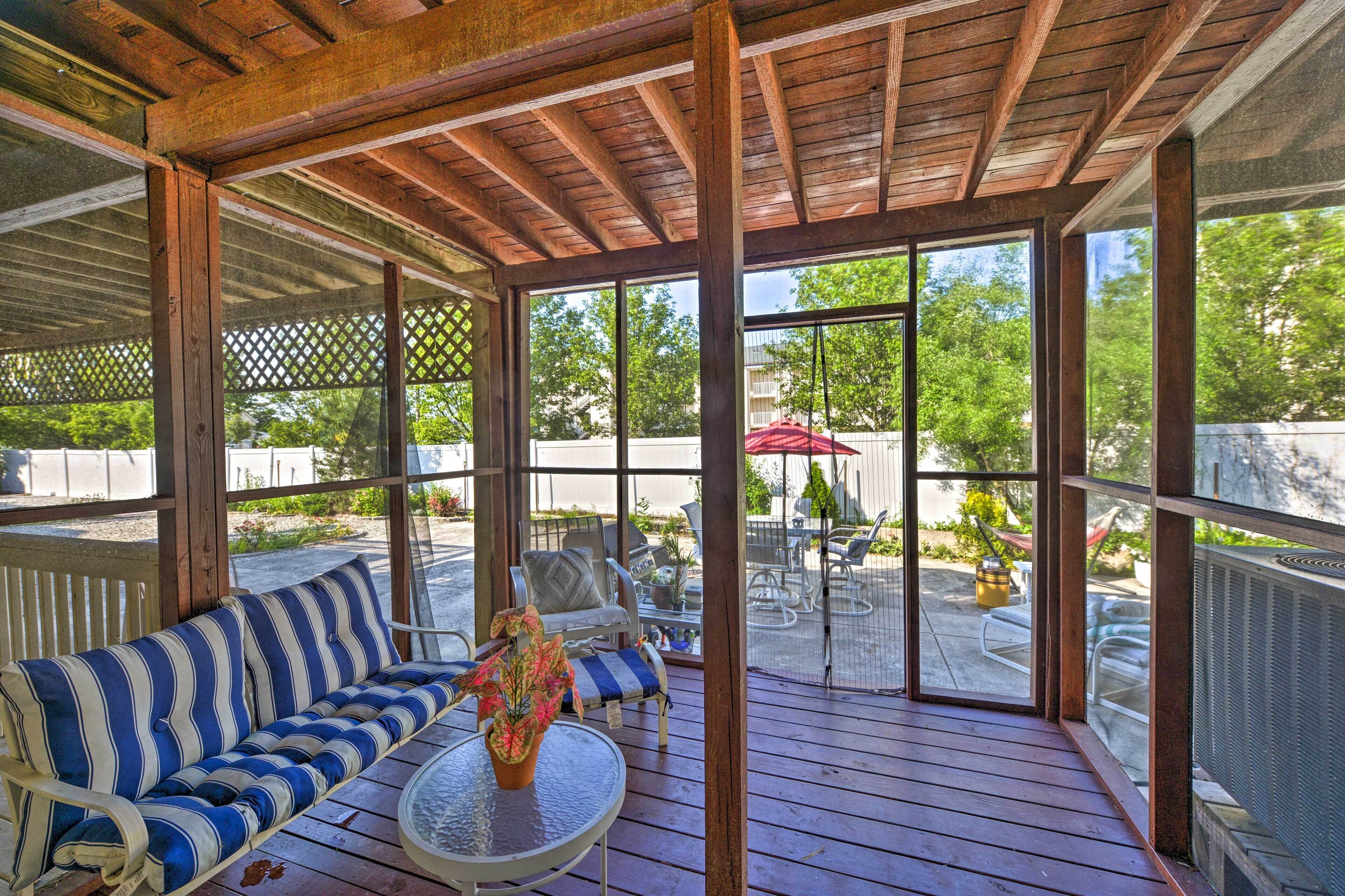 Brigantine Beach Block Townhome w/ 3 Balconies!