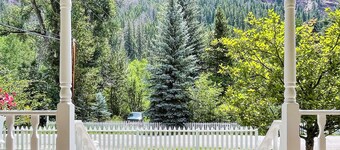 On River Time – Cozy Riverfront Retreat on Redstone Blvd