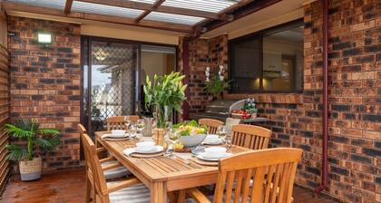 Heights Hideaway – breathtaking coastal and rural views