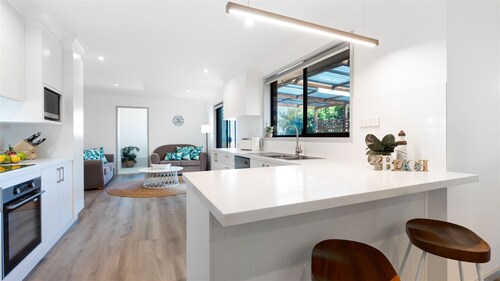 Heights Hideaway – breathtaking coastal and rural views