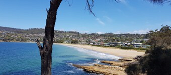 Cedar Cottages Blackmans Bay - Country suite