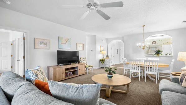 TV, lettore DVD, impianto stereo