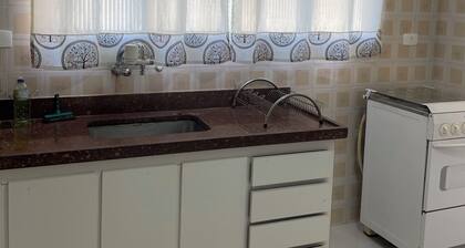 Apt. Saison Guaruja-Cove - 3 chambres, une suite, pouvant accueillir jusqu'Ă 8 personnes