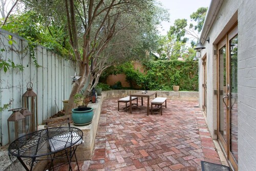 Solomon Street Cottage