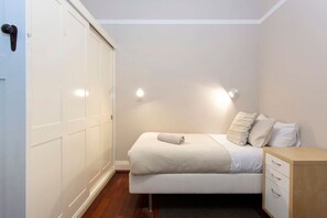 3 bedrooms, desk, iron/ironing board, travel cot