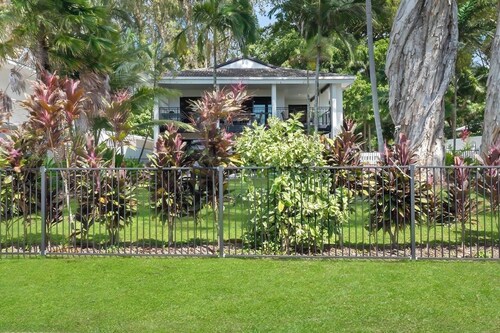 Dolce Vita Beach House | 4 Bedroom Holiday Home