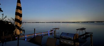 1 bed/ba lakeside cottage, large deck, west side of Seneca Lake. Pet Friendly! 
