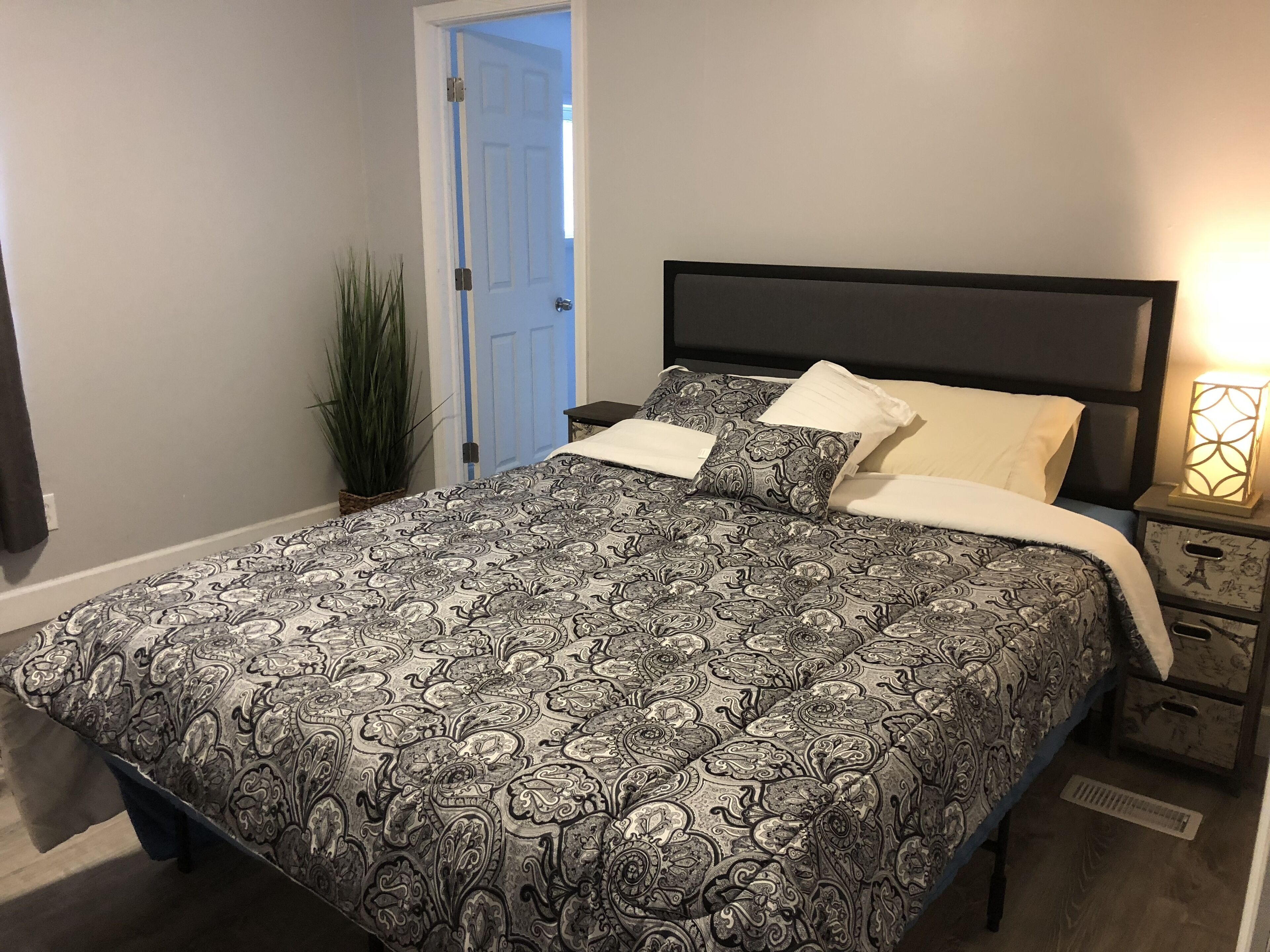 2 chambres, rideaux occultants, fer et planche à repasser, Wi-Fi gratuit