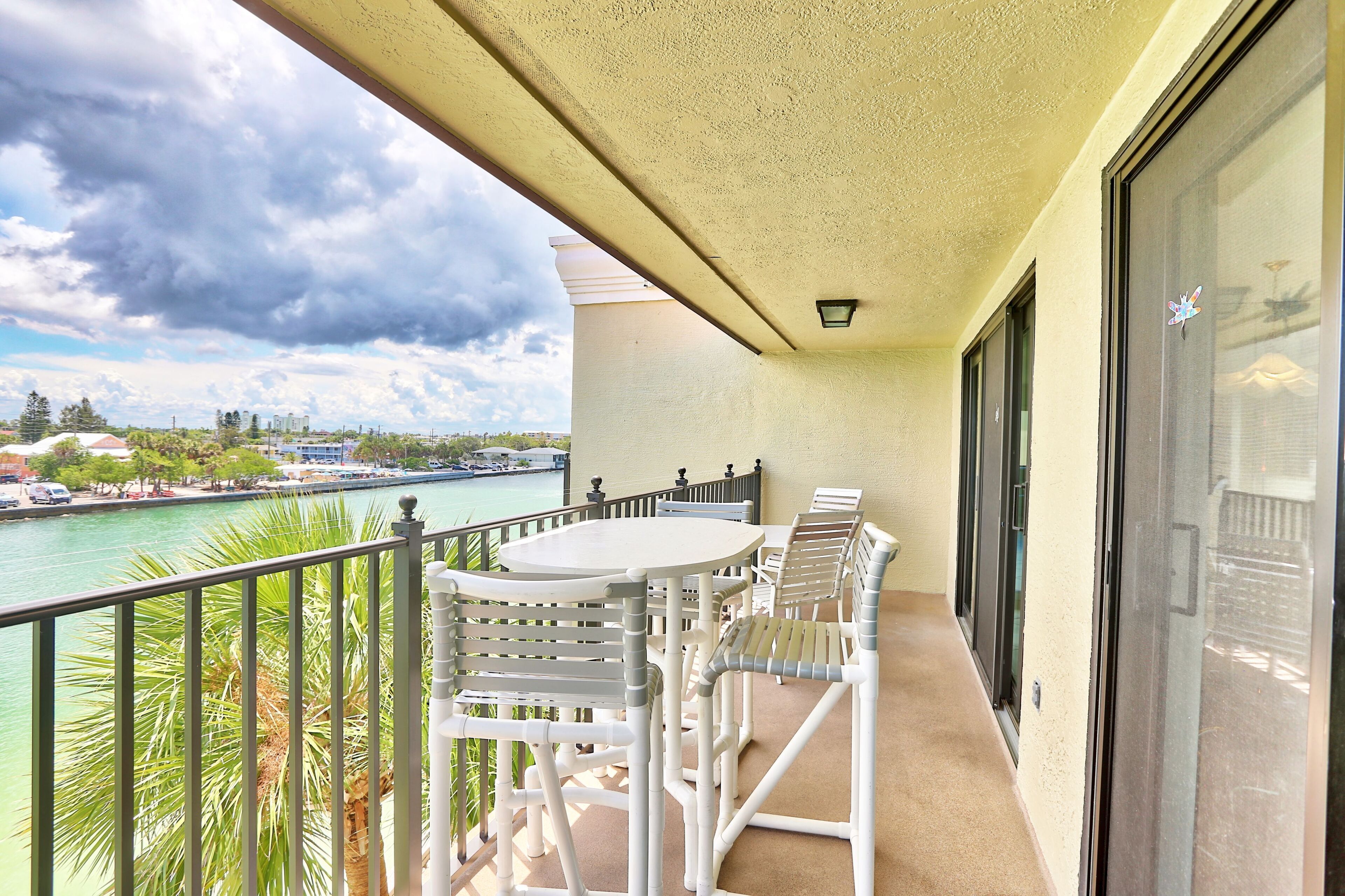 Land's End 401-4 Top floor, amazing corner unit with waterfront balcony