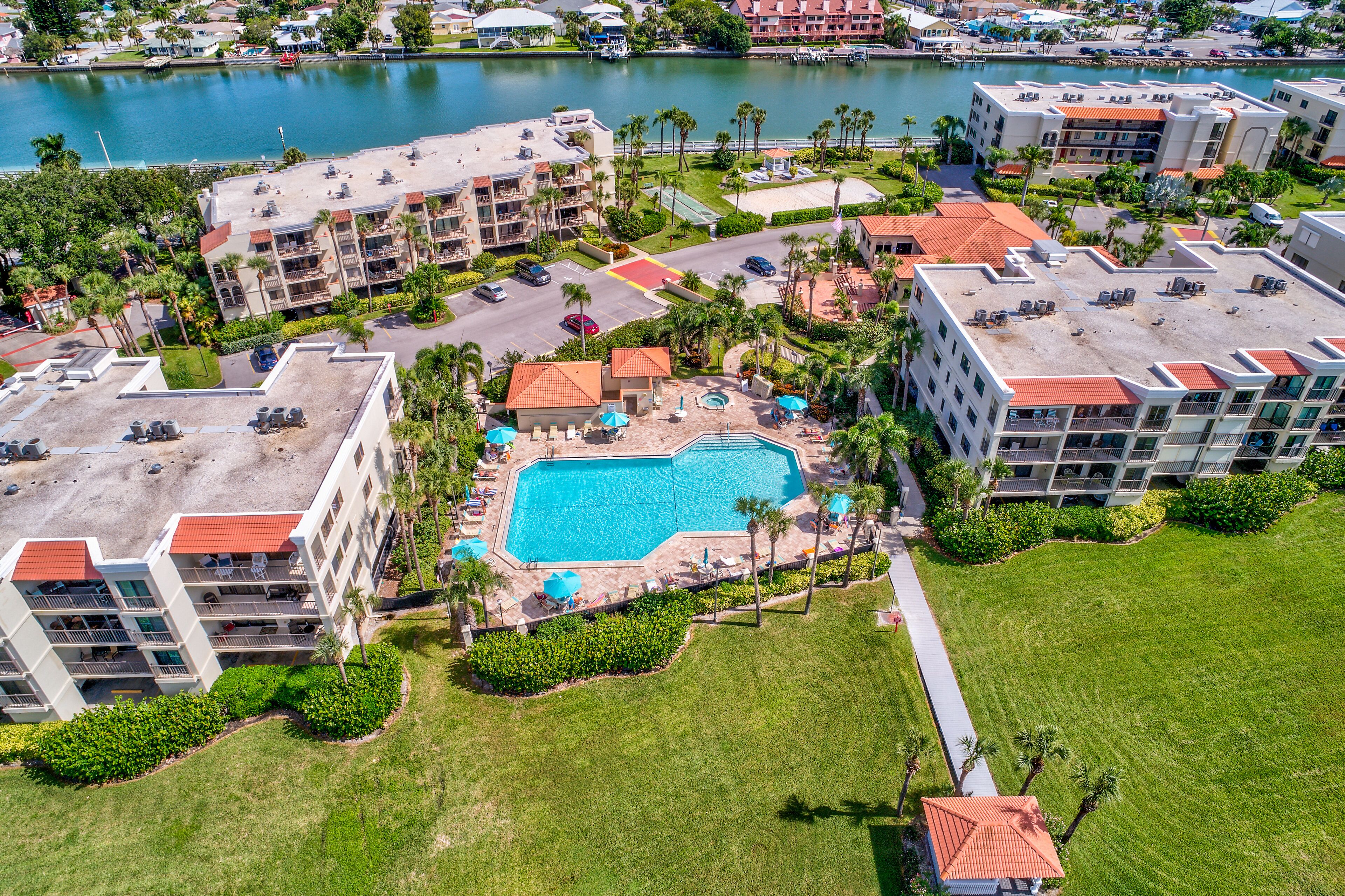 Land's End 201 building 8 Bright beach front, corner condo with stunning view