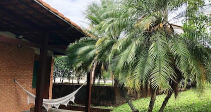Maison dans l'escarpement du lac Cond