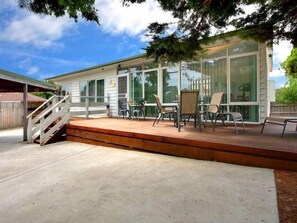 Terrace/patio - DELIGHTFUL R'BUD COTTAGE (Rosebud)