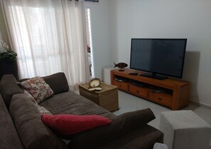 Télévision, table de tennis de table