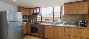 2 Story Fully Furnished Metropolitan City View Condo