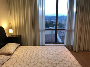 2 bedrooms, in-room safe, iron/ironing board, free WiFi