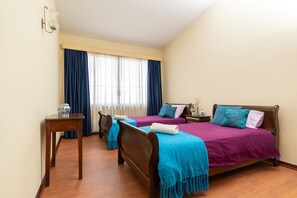 4 habitaciones, tabla de planchar con plancha y wifi gratis 