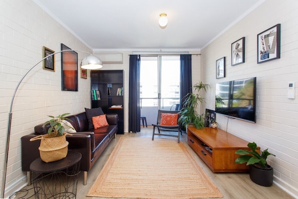 TV - Stay OK Central Fremantle (Fremantle)
