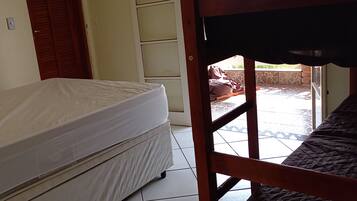 5 bedrooms, desk, iron/ironing board, free WiFi