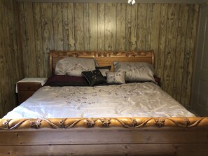 3 bedrooms, WiFi, bed sheets