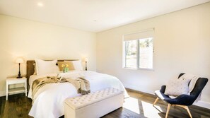 6 bedrooms, iron/ironing board, travel cot, WiFi