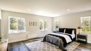 6 bedrooms, iron/ironing board, travel cot, WiFi