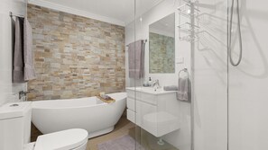 Bathtub, hair dryer, towels - Salty Steves by Experience Jervis Bay (Huskisson)