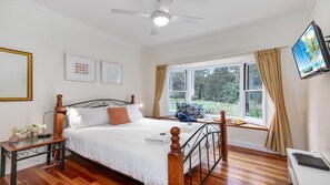 4 chambres, fer et planche à repasser, lit parapluie, Wi-Fi