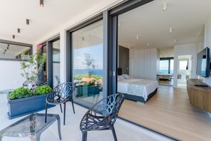 6 bedrooms, desk, iron/ironing board, free WiFi - So & Lu Villas Complex (Sutivan)