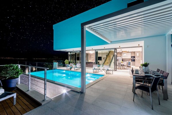 A heated pool - So & Lu Villas Complex (Sutivan)