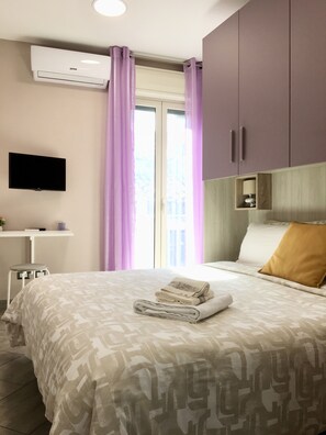 3 bedrooms, iron/ironing board, WiFi, bed sheets - LM APARTMENT - View over the city (Catania)