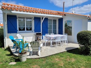 屋外ダイニングエリア