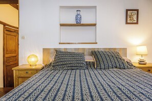 4 chambres, fer et planche Ă repasser, Wi-Fi, draps fournis