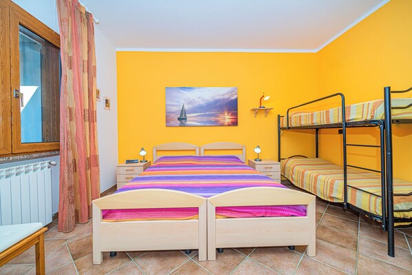 1 makuuhuone, silitysrauta/-lauta, vauvan matkasänky, ilmainen Wi-Fi