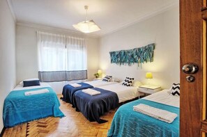 6 bedrooms, iron/ironing board, WiFi, bed sheets