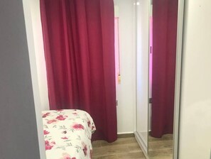 1 chambre, fer et planche à repasser, Wi-Fi