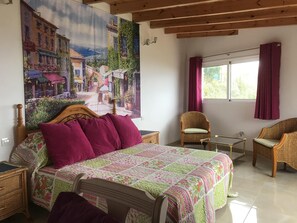 1 chambre, fer et planche à repasser, Wi-Fi gratuit, draps fournis