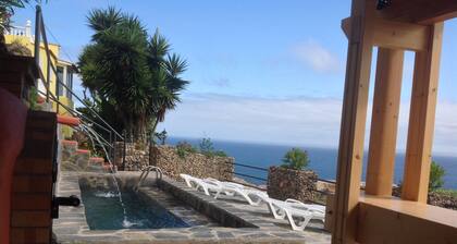 AMAZING VIEWS OF ATLANTIC & TEIDE WITH PRIVATE TERRACE , POOL & BBQ